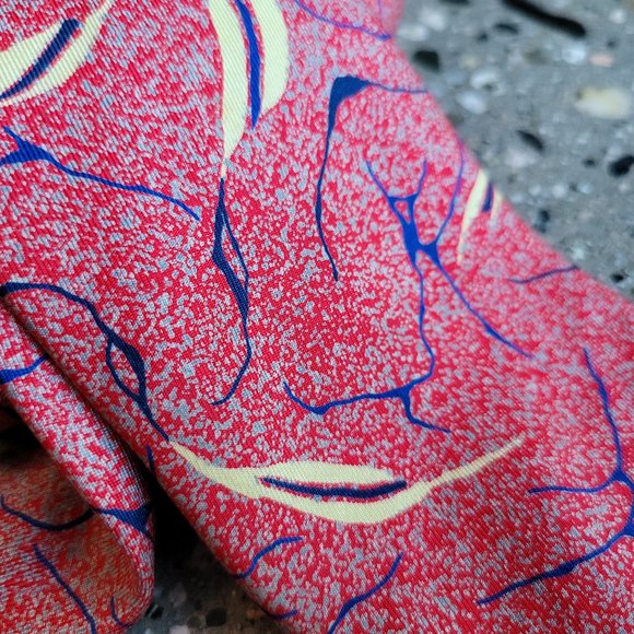 3/$20 - LANVIN Paris 100% silk tie. - Picture 2 of 4